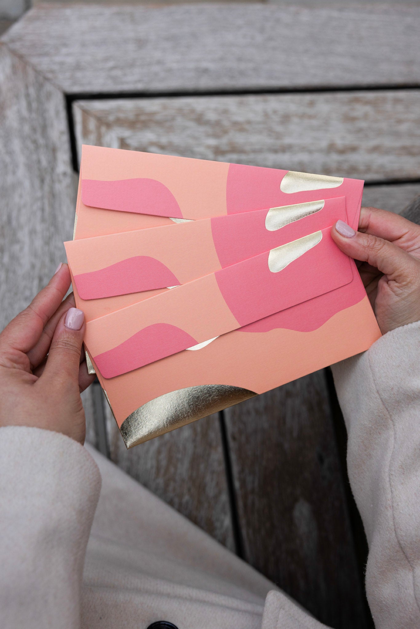 Modern Curve Money Envelope in Peach and Gold
