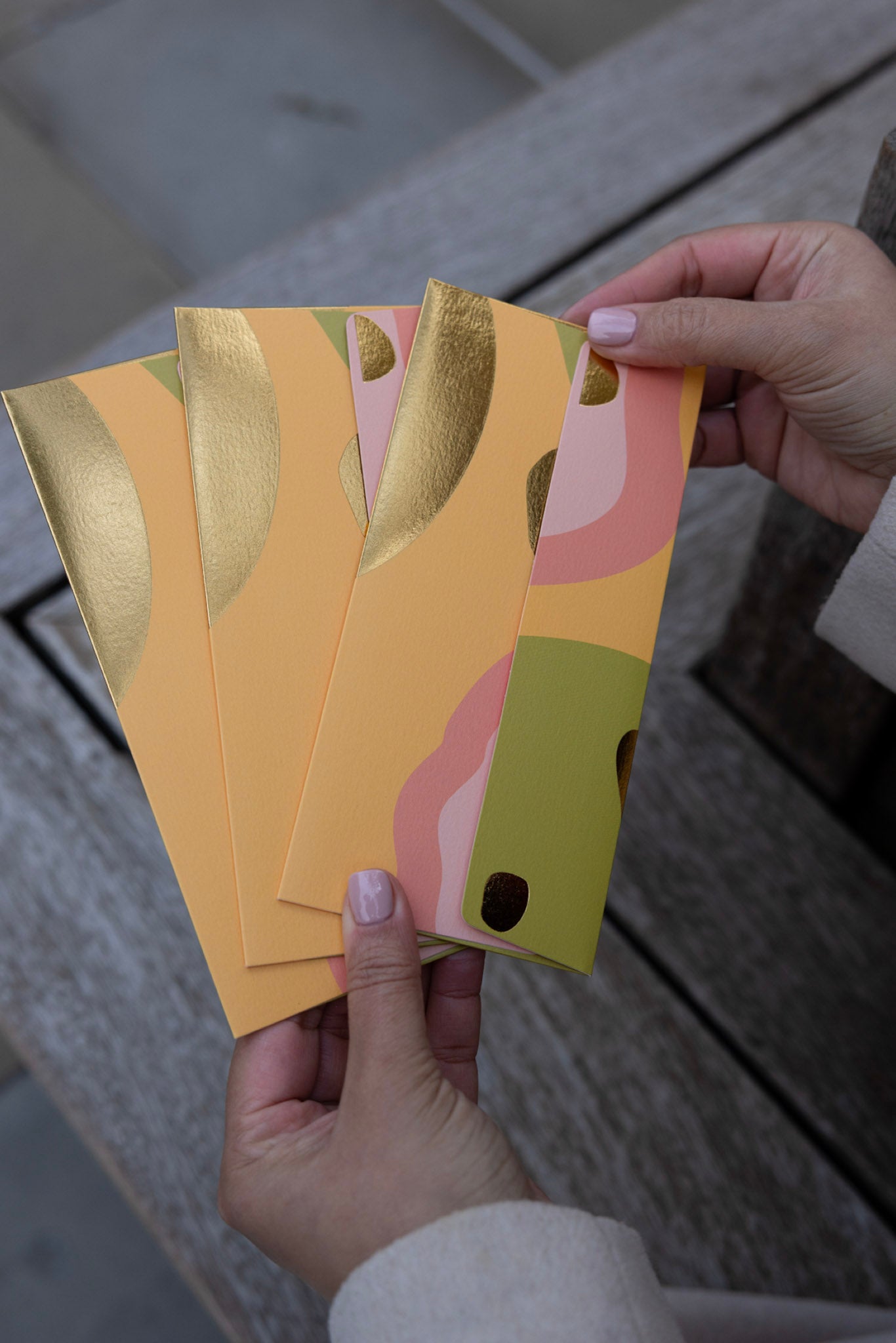 Modern Curve Money Envelope in Yellow, Green, PInk and Gold