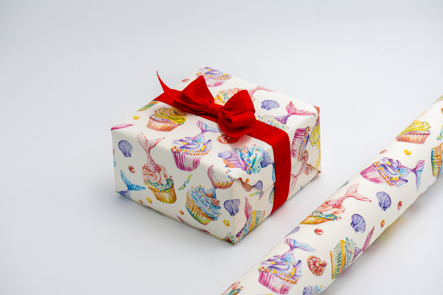 SWEET TREAT CUPCAKE WRAPPING PAPER