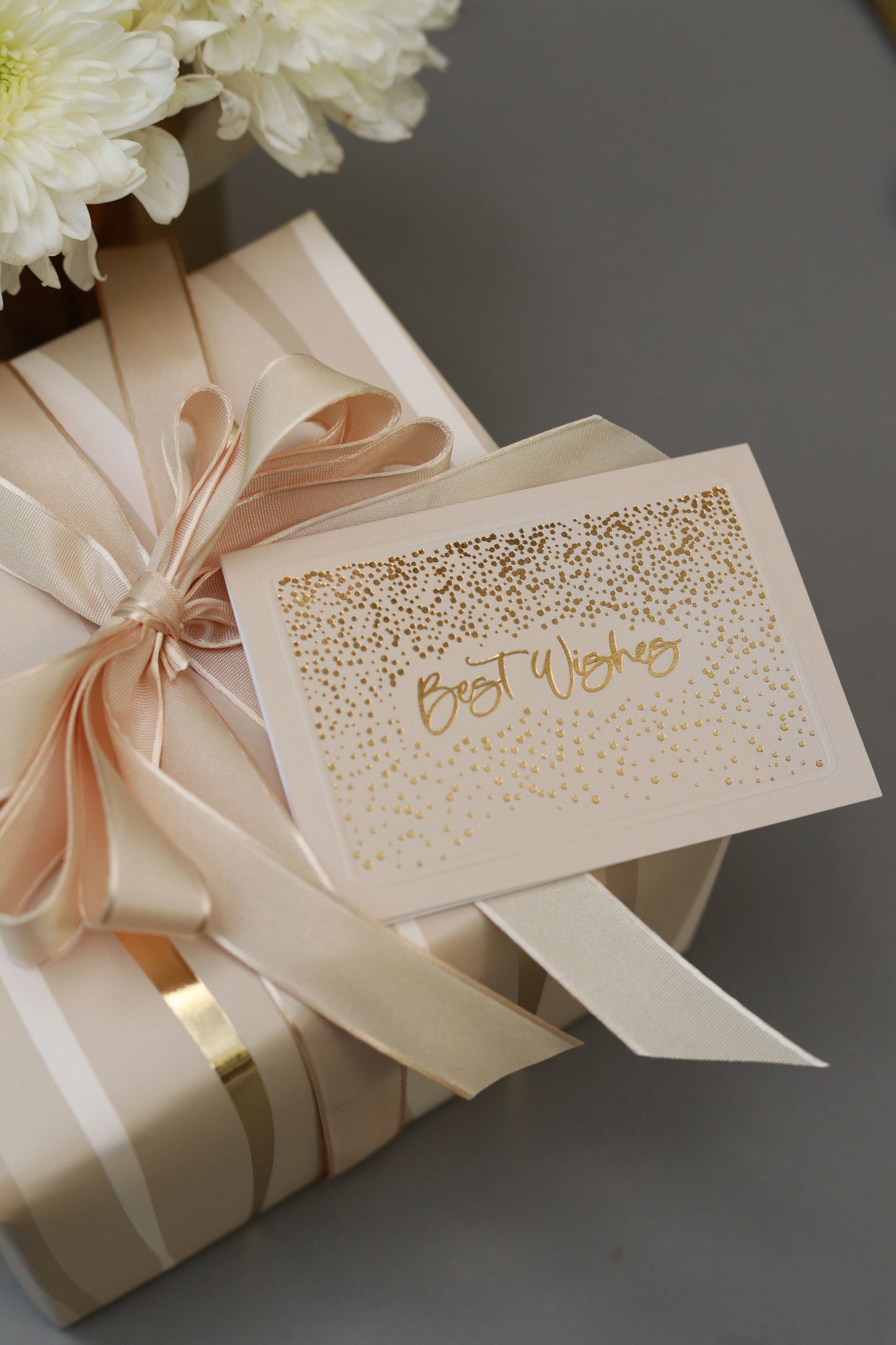 Festive Wave Print Wrapping Paper in Beige and Gold