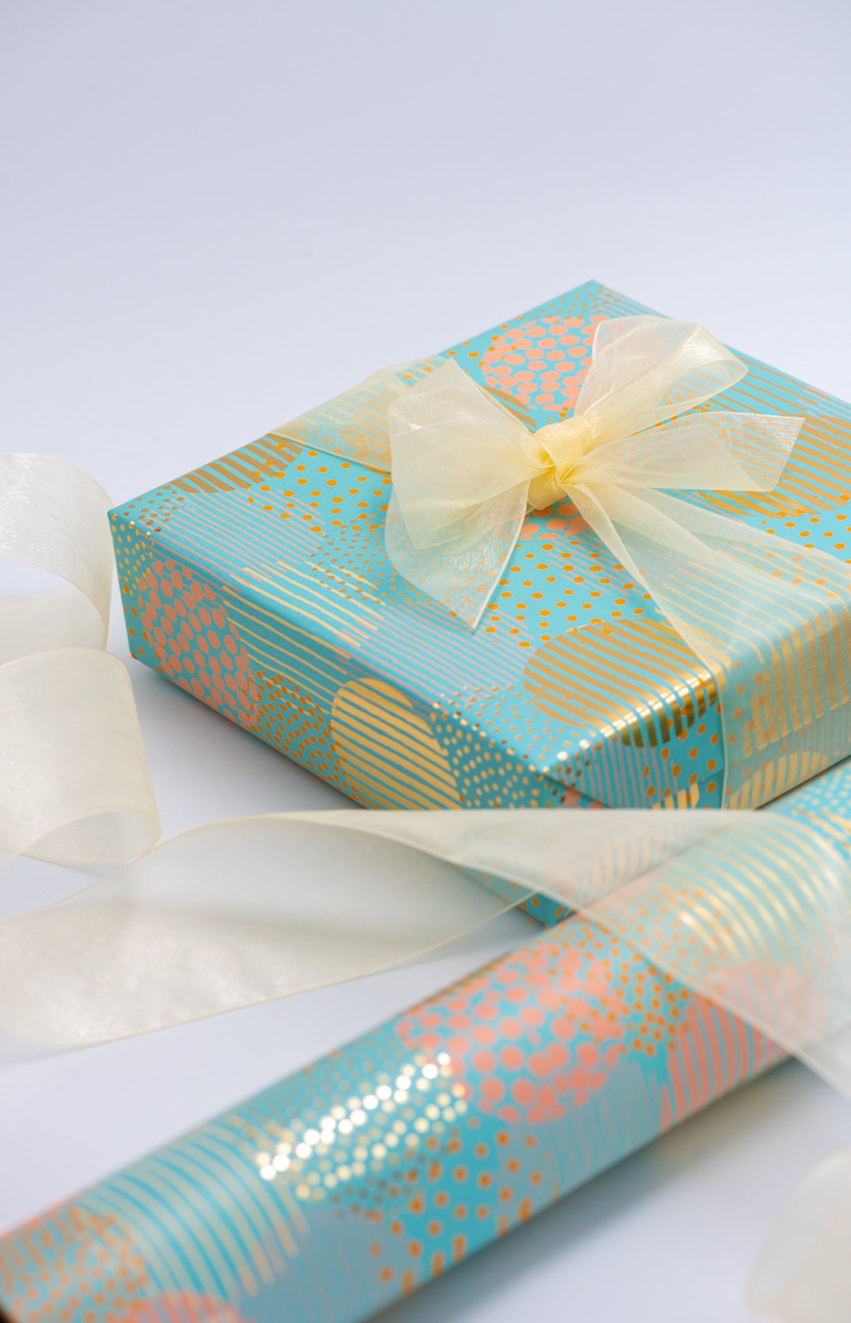 MINT & TANGERINE FESTIVE CIRCLET WRAPPING PAPER
