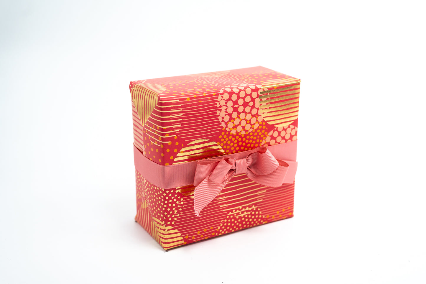 RASPBERRY & GOLD CIRCLET WRAPPING PAPER